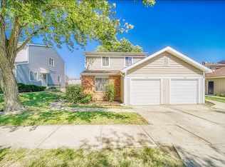 1992 Raleigh Pl, Hoffman Estates, IL 60169