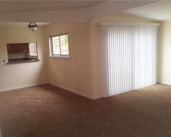 2nd image of 3824 Mount Ainsworth Ave