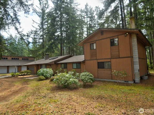 11125 Charm Road SE, Rainier, WA 98576