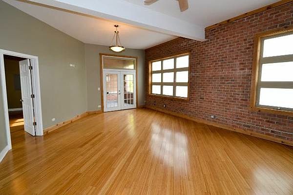 1st image of 4322 N Western Ave #32