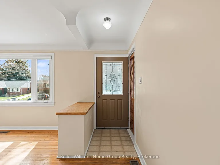 20 Cadillac Dr — Photo 7