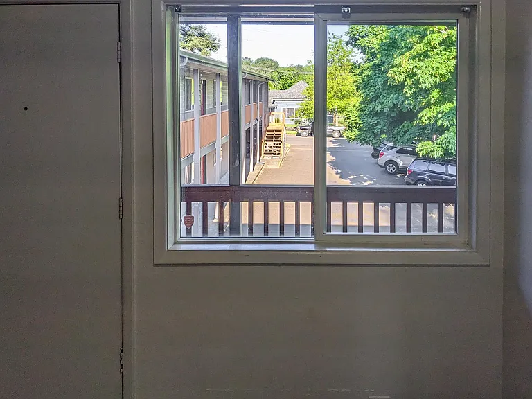 1136 Fairmount Ave S #8 — Photo 4