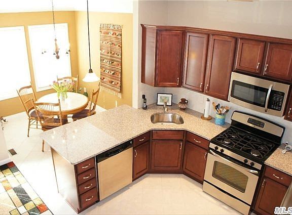 3rd image of 14 Meadow Way