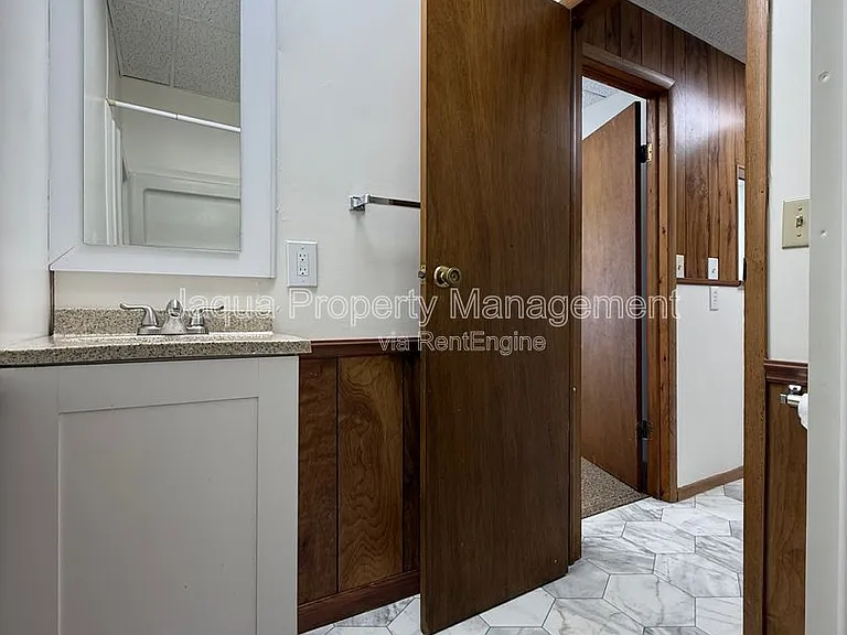 203 S Washington Ave — Photo 5