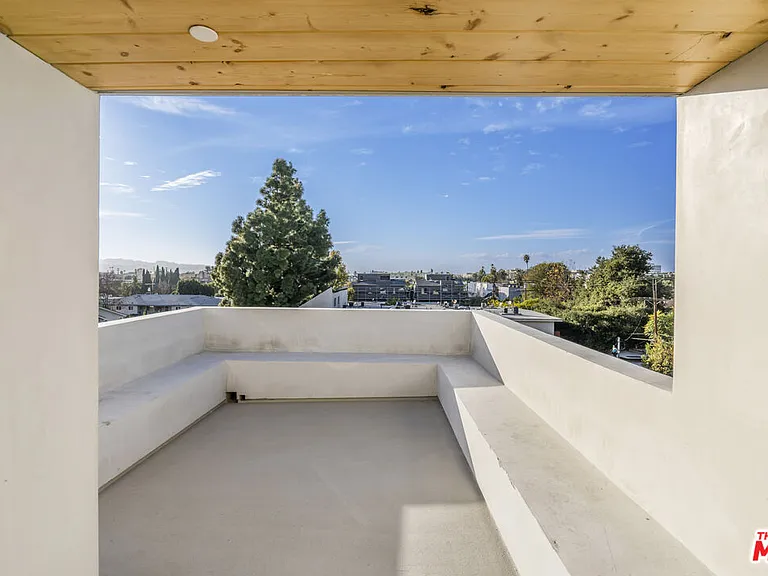 10805 Morrison St #1 — Photo 9