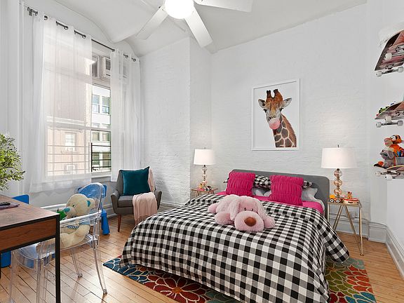 5th image of 14 W 17th St APT 4N