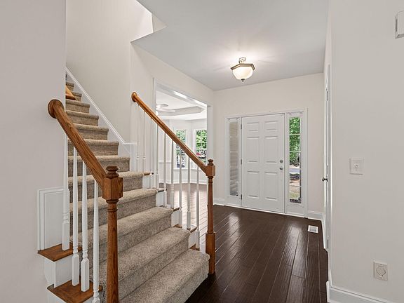 3rd image of 497 Barrette Ln