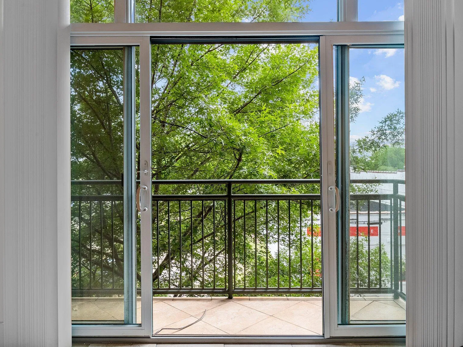 2 bed, 2.0 bath, 1428 sqft, $2,300 — Photo 4