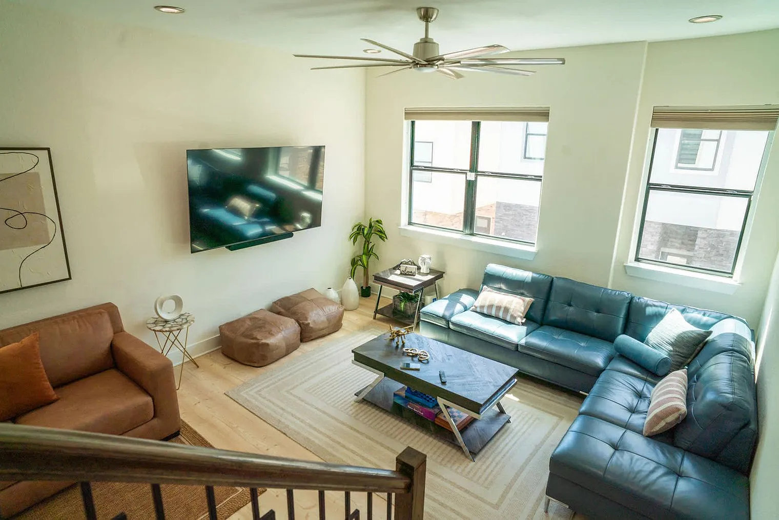 3 bed, 2.0 bath, 1614 sqft, $3,025 — Photo 1