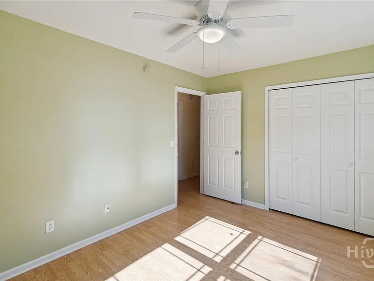 72 Lake Shore Blvd — Photo 20