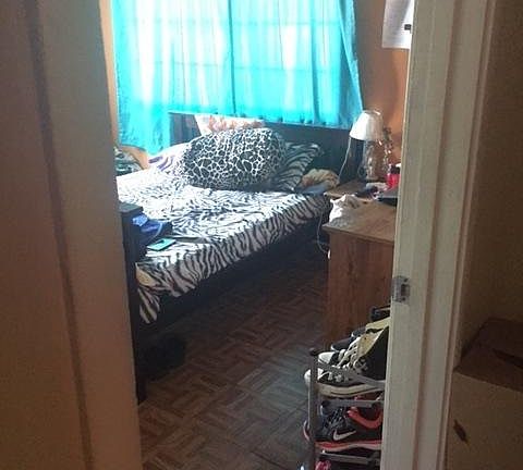 5th image of 2845 N Chestnut Ave