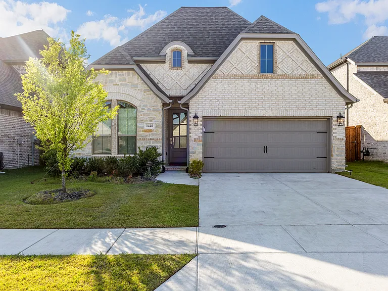 1448 Kingswell Ln — Photo 1