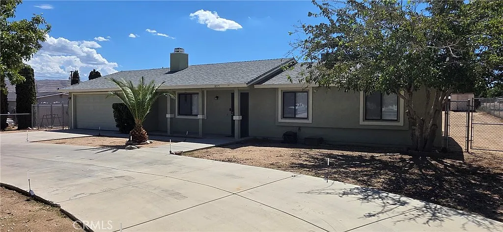 3 bed, 1222 sqft, $2,395 — Photo 2