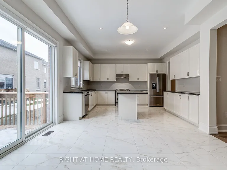 51 Lorrain Hand Cres — Photo 18