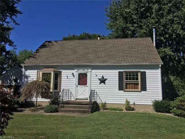 1881 Lexington Ave NW photo 1