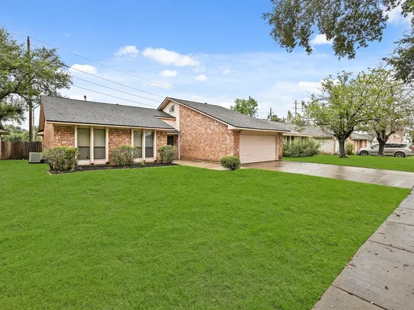 2734 Mesquite Drive, Sugar Land, TX 77479