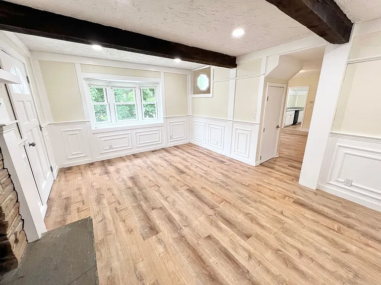 711 Pleasant St — Photo 13