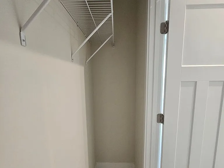 303 Golan Cir #B — Photo 7