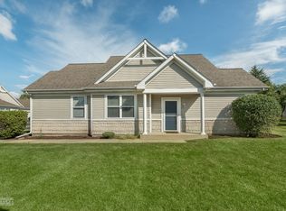 2519 Revier Park Ct, Crest Hill, IL 60403