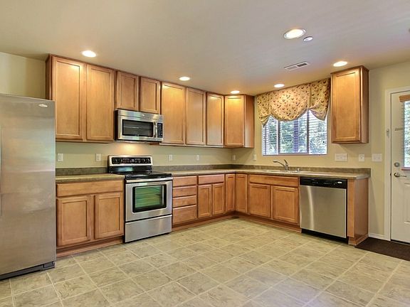 4th image of 1387 Sinclair Dr