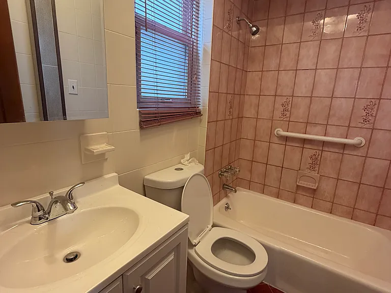 1315 Edwards Ave #1 — Photo 6