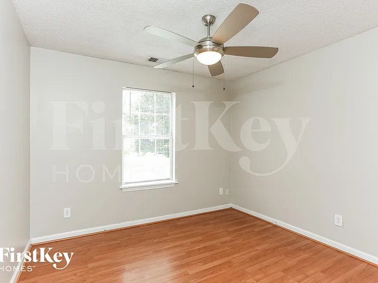 721 Peteywood Dr — Photo 10
