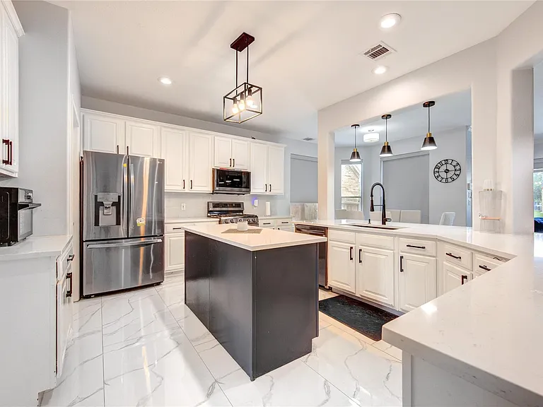 14311 Tasmania Ct — Photo 31