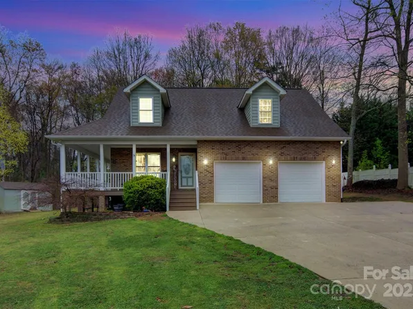 565 Robinhood Rd, Maiden, NC 28650