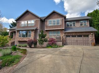 5923 SW Southview Pl, Portland, OR 97219
