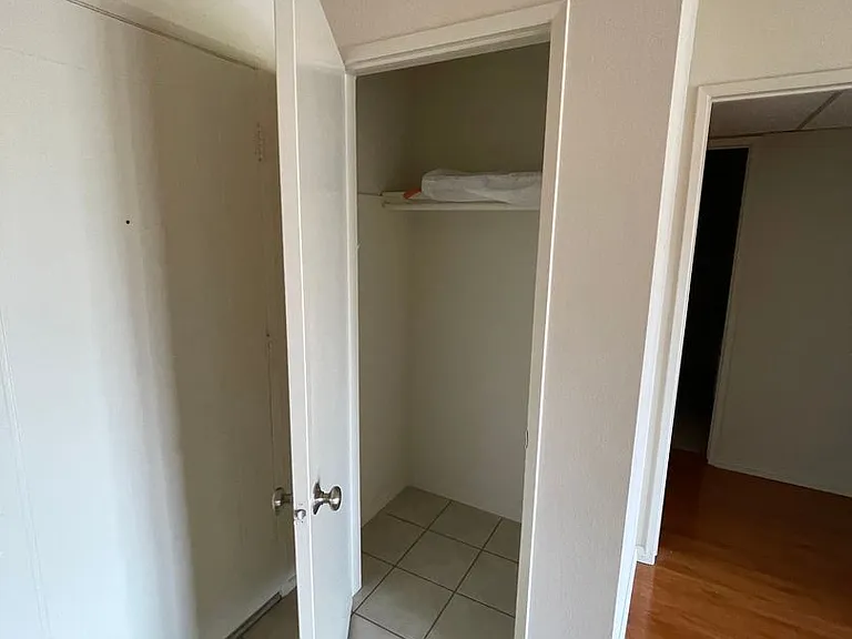 718 N Monterey St — Photo 23