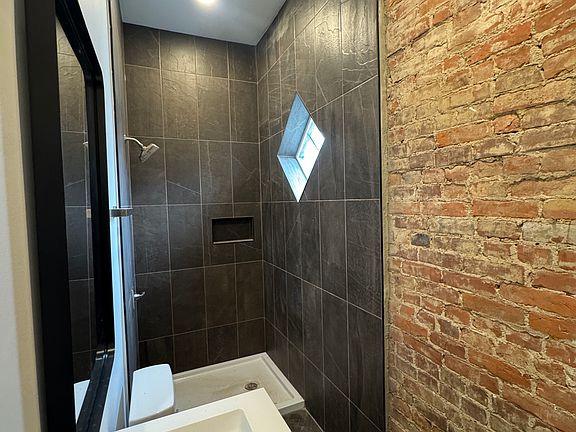5th image of 839 S Jackson St #7