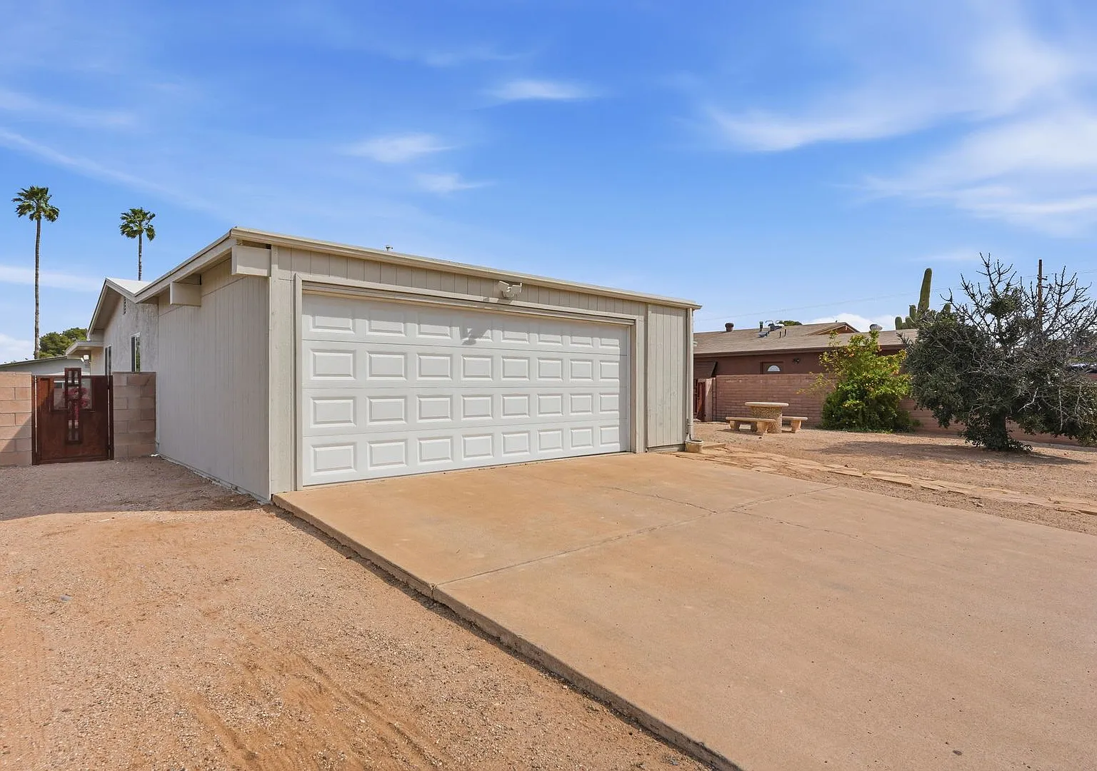 Spacious 3BR/2BA Tucson Retreat with 2-Car Garage & Expansive Patio — Photo 3
