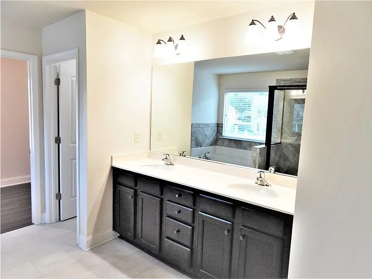 2441 Melton Common Dr — Photo 39