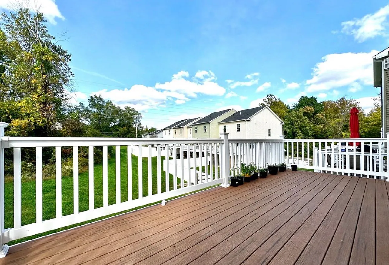 3 bed, 2811 sqft, $3,595 — Photo 3