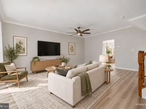 21764 Kings Crossing Ter, Ashburn, VA 20147