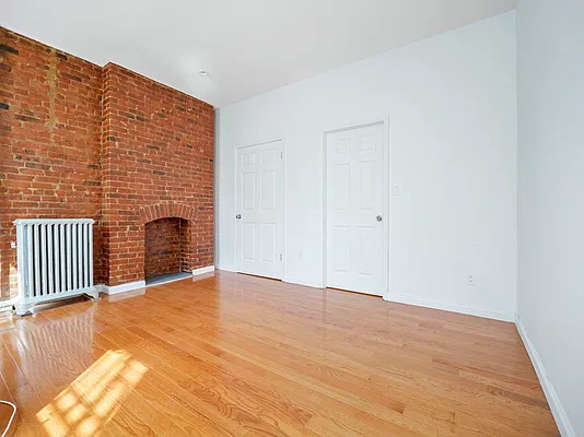 Rented by Addison Property Group | media 11