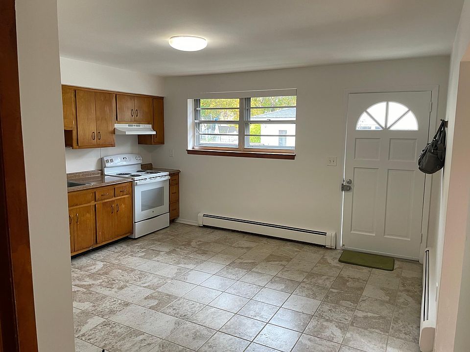 1st image of 354 Forest Ave APT 1