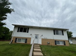 27 Sundowner Ln, Springfield, IL 62711