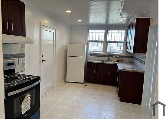 1st image of 1710 McKinnon Ave #B