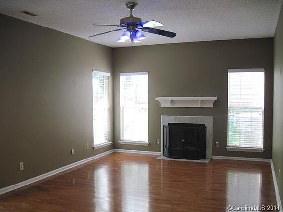 5th image of 6024 Carriage Oaks Dr