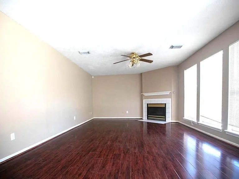 146 Skycrest Dr — Photo 6