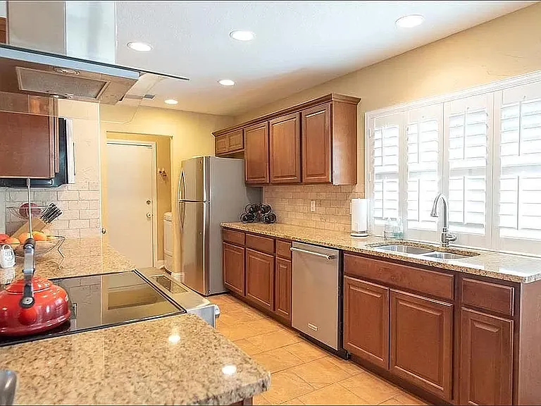 3317 Newkirk Dr — Photo 6
