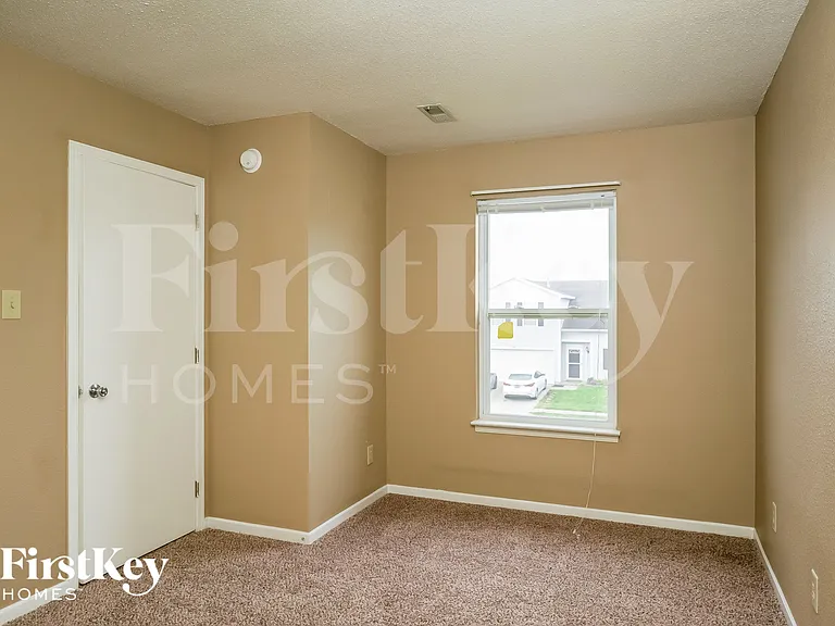 96 Winterwood Dr — Photo 13