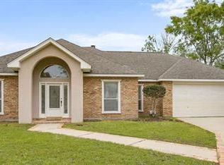 6 Magnolia Ridge Ct, Mandeville, LA 70448