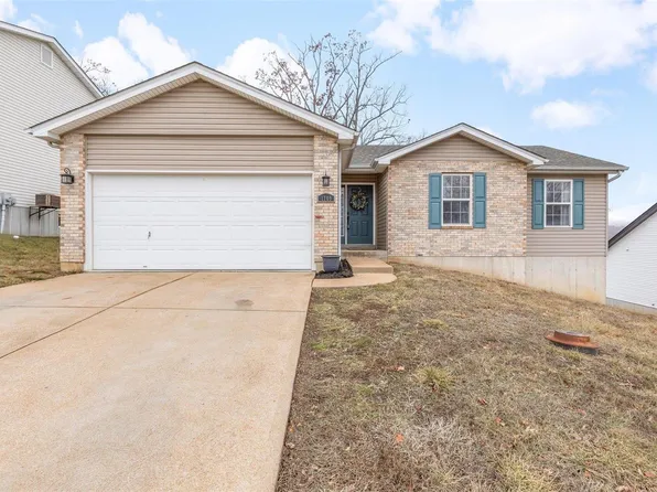 1709 Twelve Oaks Pl, Pevely, MO 63070