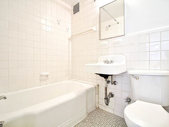 3rd image of 239 E 80th St APT 2b