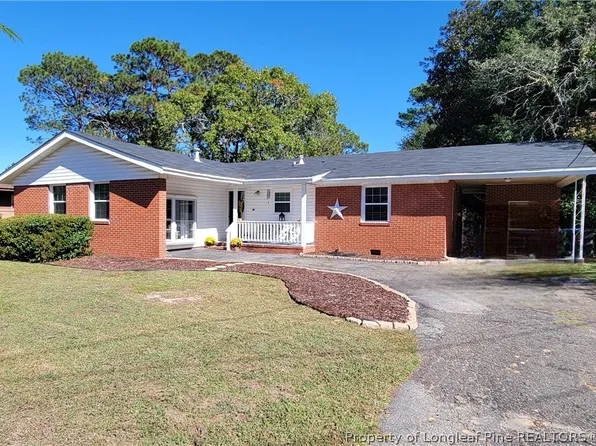 1911 Wendover Dr, Fayetteville, NC 28304