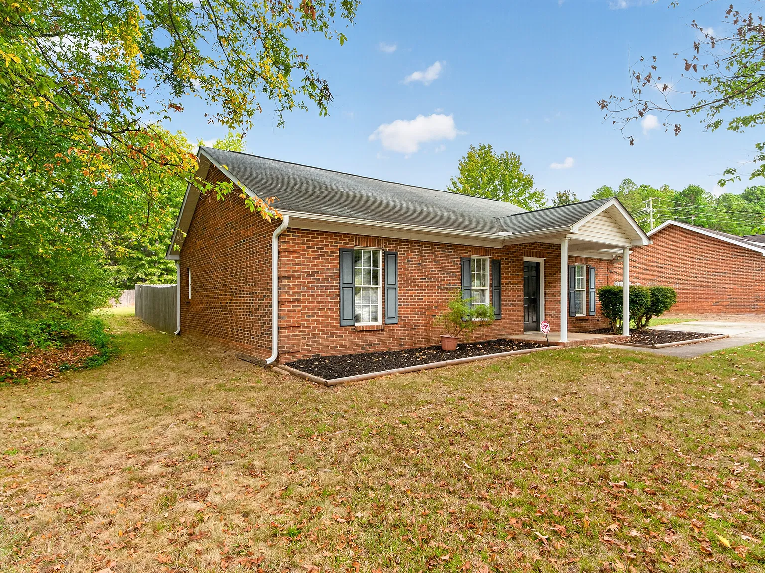 3 bed, 1225 sqft, $1,850 — Photo 3