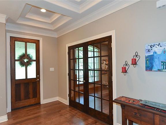 4th image of 214 Carriage Oaks Dr
