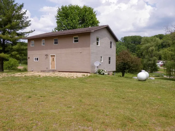27324 Munz Dr, Lone Rock, WI 53556